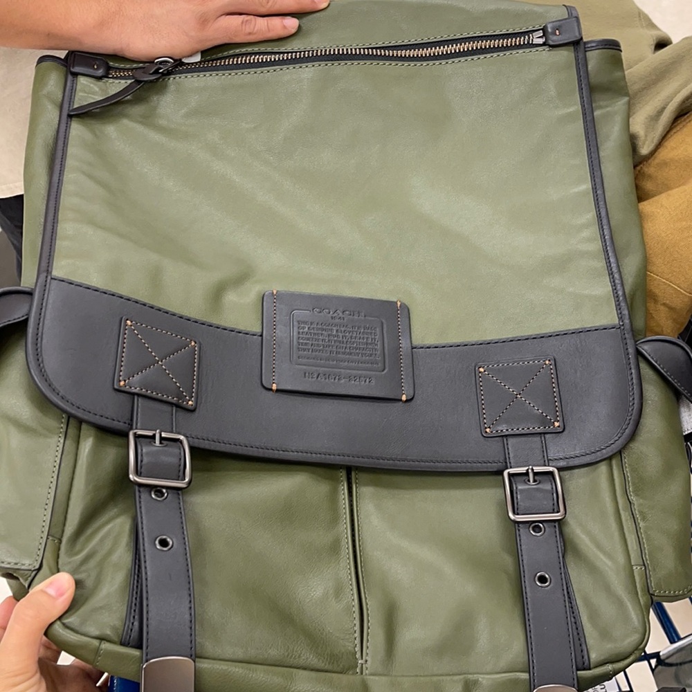 COACH backpack (NEW) never used.